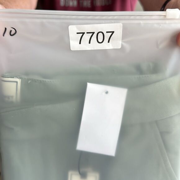 NWT SWET TAILOR Men’s Sage Green 8” Chino Short Regular Fit - Size 29 - Picture 10 of 10